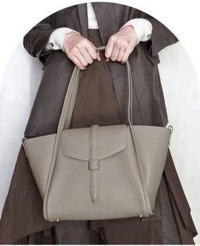 Дамска чанта-тоут от Телешка кожа в стил Динамичен splice, Луксозна Дизайнерска чанта Премиум-клас, Женствена чанта 2023, Новост